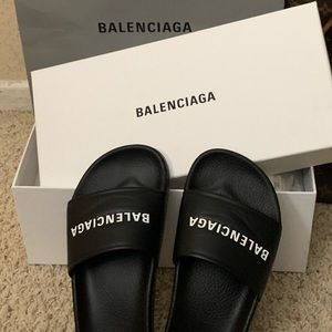 Balenciaga Leather Sandal/Slides Women’s
